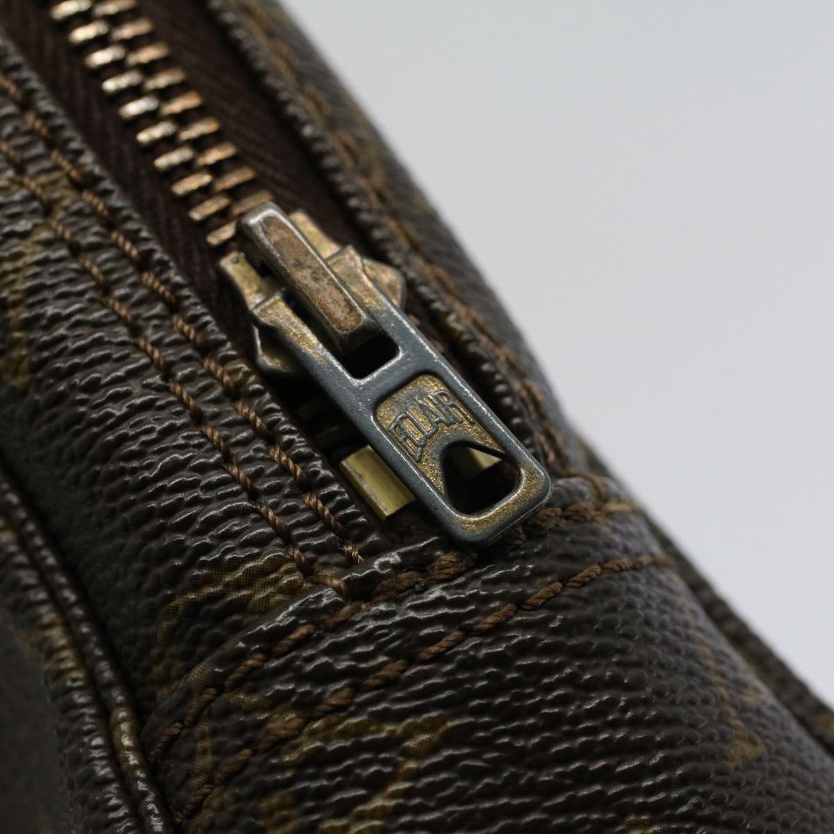 LOUIS VUITTON Monogram Trousse Toilette 23 Clutch Bag M47524 LV 56437