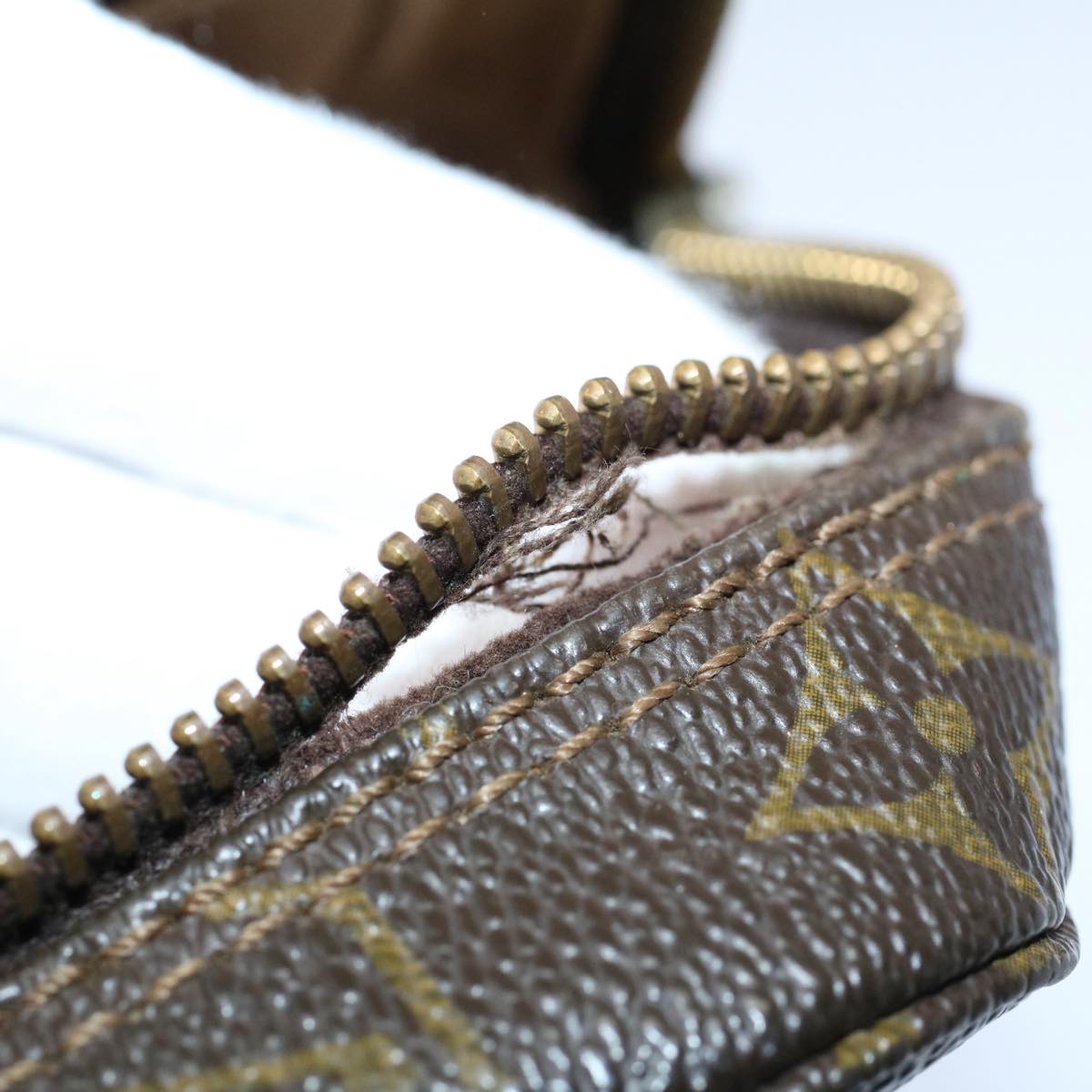 LOUIS VUITTON Monogram Trousse Toilette 23 Clutch Bag M47524 LV 56437