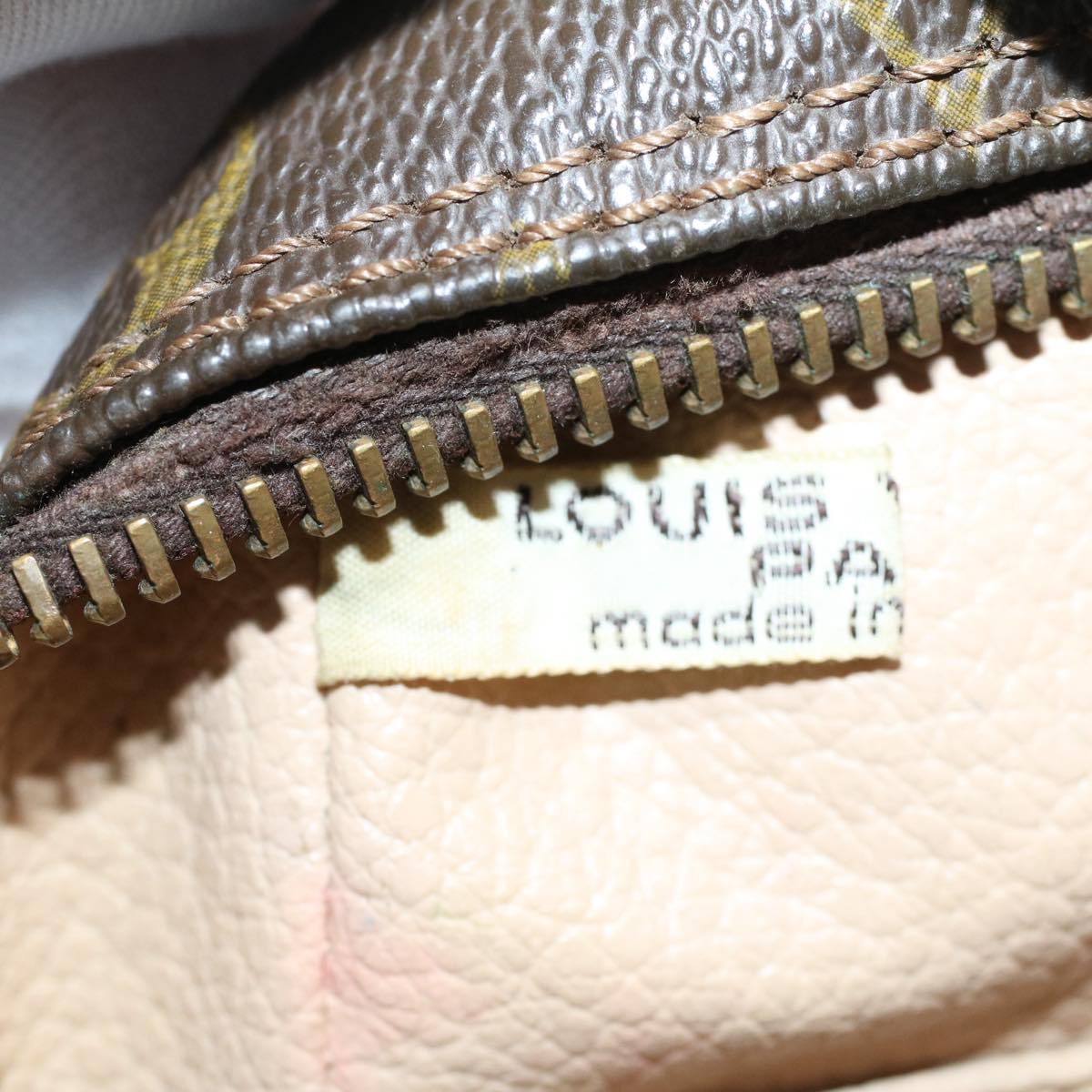 LOUIS VUITTON Monogram Trousse Toilette 23 Clutch Bag M47524 LV 56437