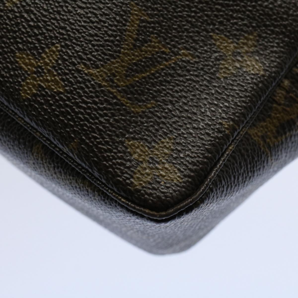 LOUIS VUITTON Monogram Trousse Toilette 23 Clutch Bag M47524 LV 56437