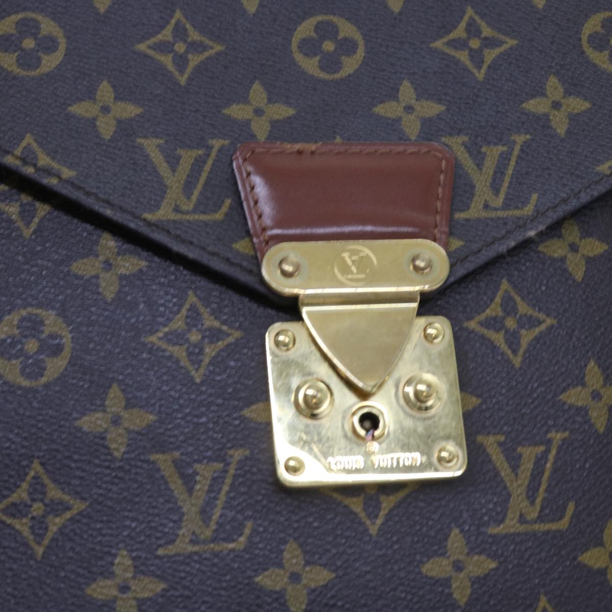 LOUIS VUITTON Monogram Porte Documents Bandouliere Bag M53338 LV 56521
