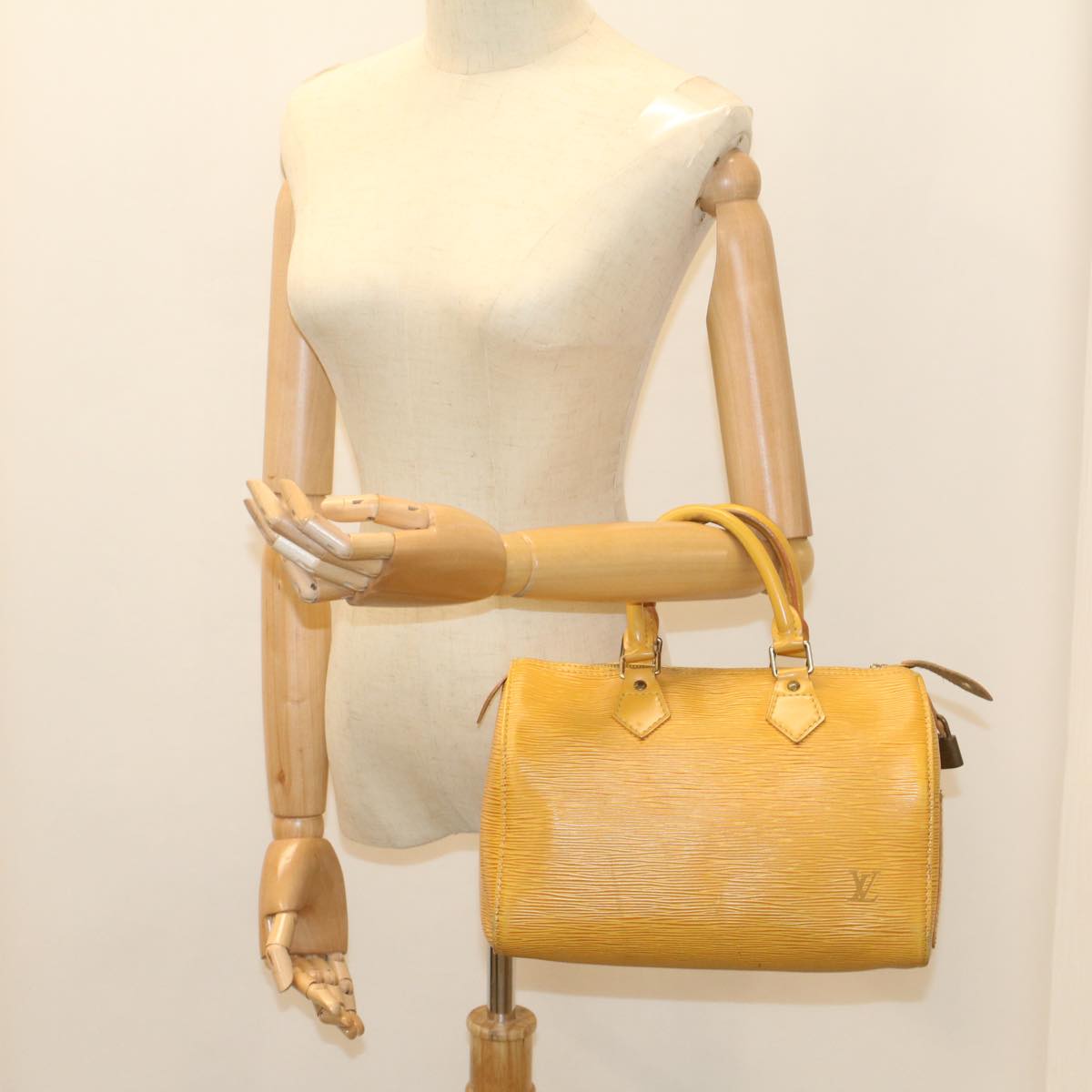LOUIS VUITTON Epi Speedy 25 Hand Bag Tassili Yellow M43019 LV 56650