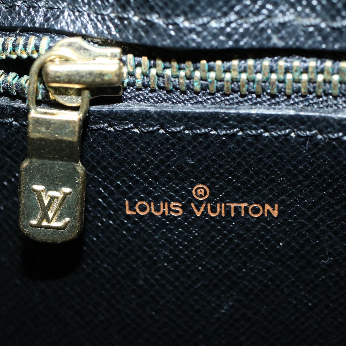 LOUIS VUITTON Epi June Feuille Shoulder Bag Green M52154 LV 56655