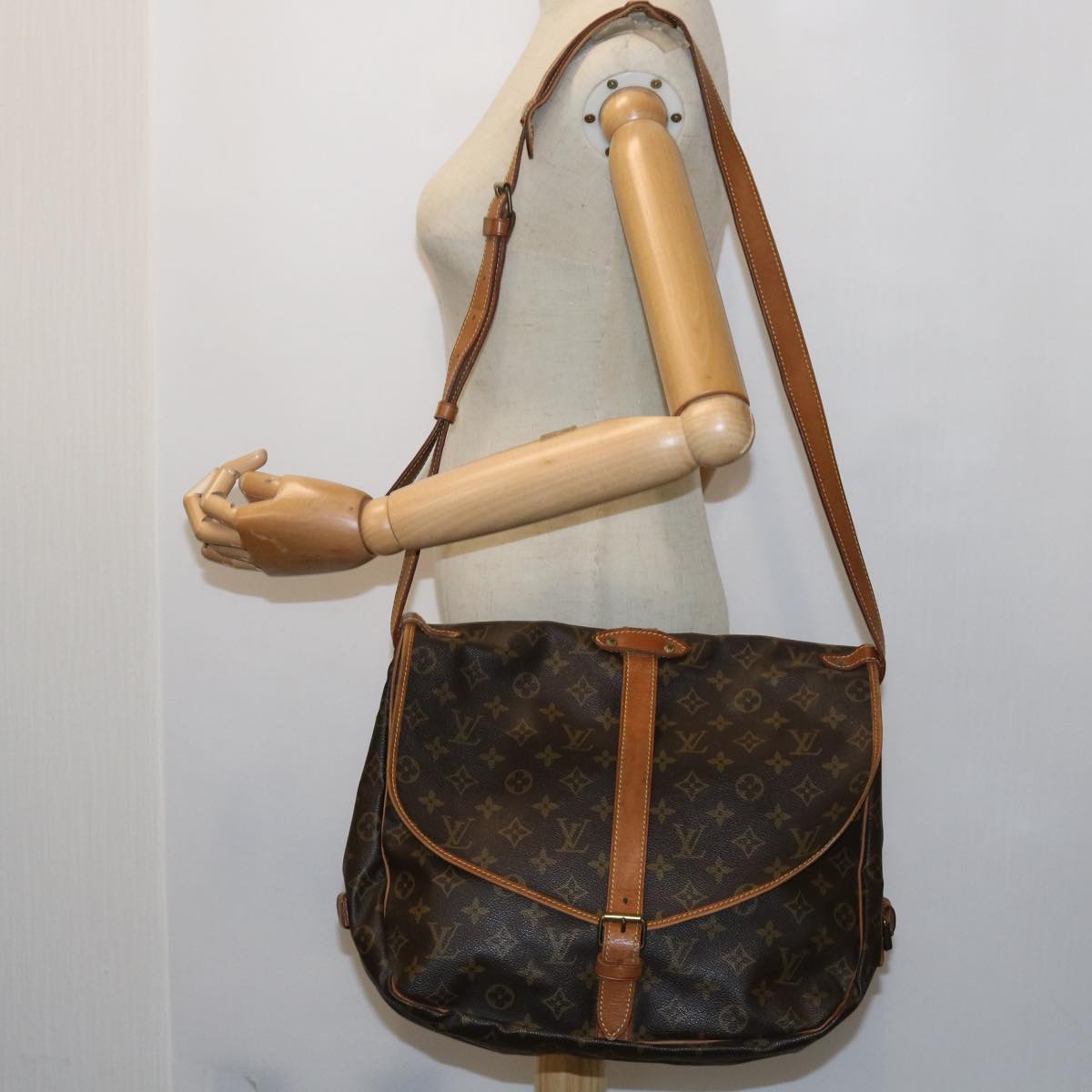 LOUIS VUITTON Monogram Saumur 35 Shoulder Bag M42254 LV 56662