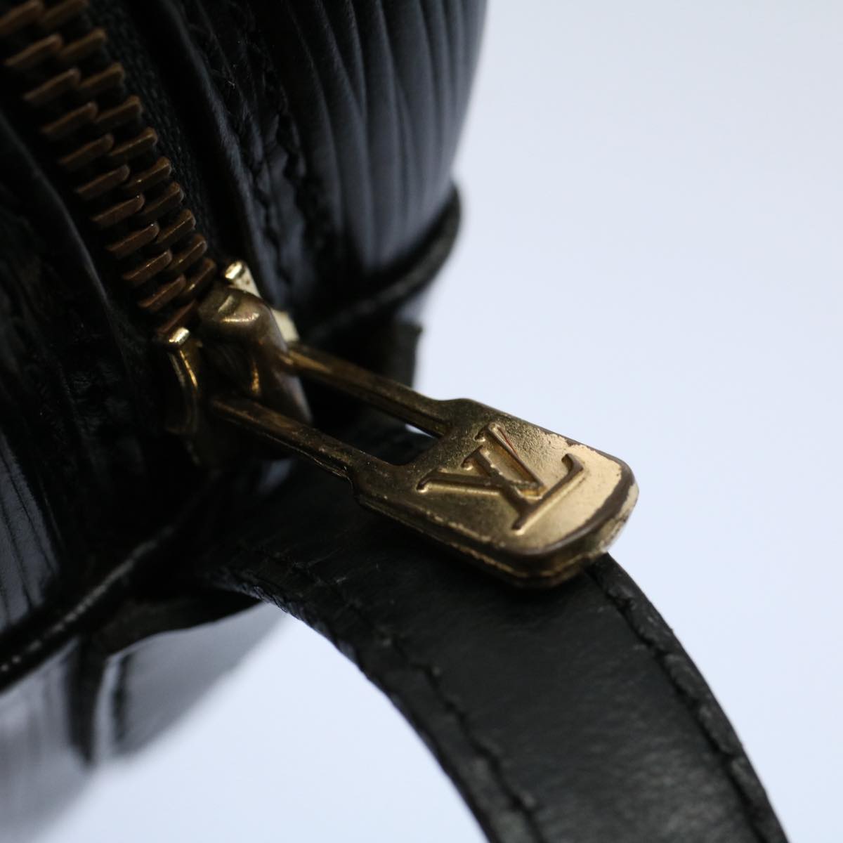 LOUIS VUITTON Epi June Feuille Shoulder Bag Black M52152 LV 56673