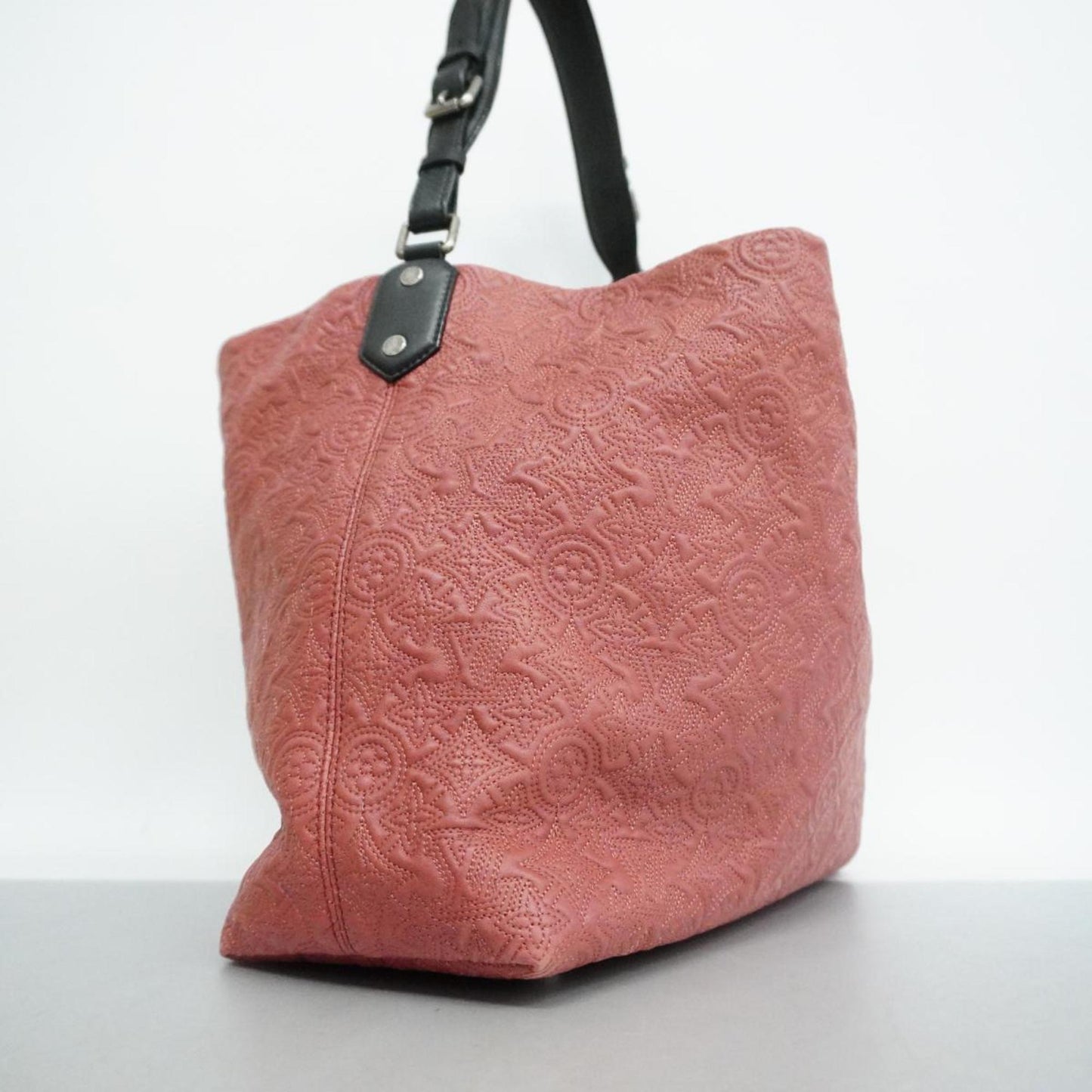 Louis Vuitton Antheia  Leather Shoulder Bag ()
