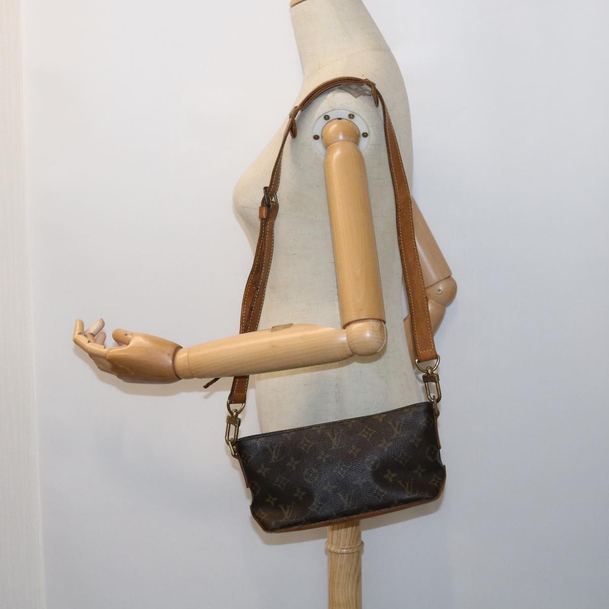 LOUIS VUITTON Monogram Trotteur Shoulder Bag M51240 LV 56837