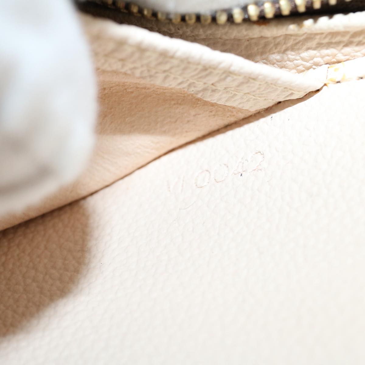 LOUIS VUITTON Monogram Trousse Brush GM Cosmetic Pouch M47505 LV 56915
