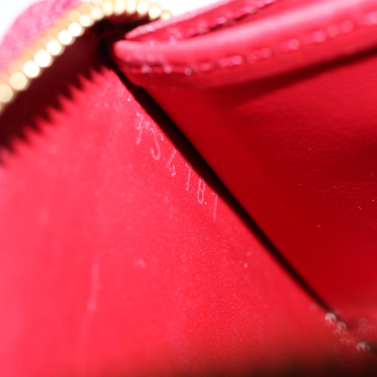 LOUIS VUITTON Vernis Rayure Zippy Coin Purse Pomme D'amour M91720 LV 56917