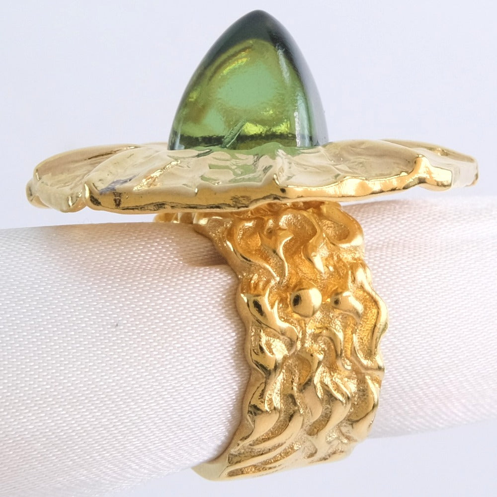 Luxury Gucci Trending 2025 Flower Ring Gold with Green Stone