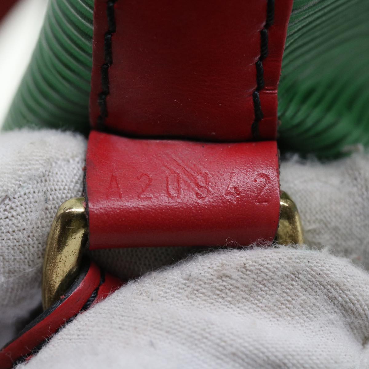 LOUIS VUITTON Epi Petit Noe Shoulder Bag Bicolor Green Red M44147 LV 57173