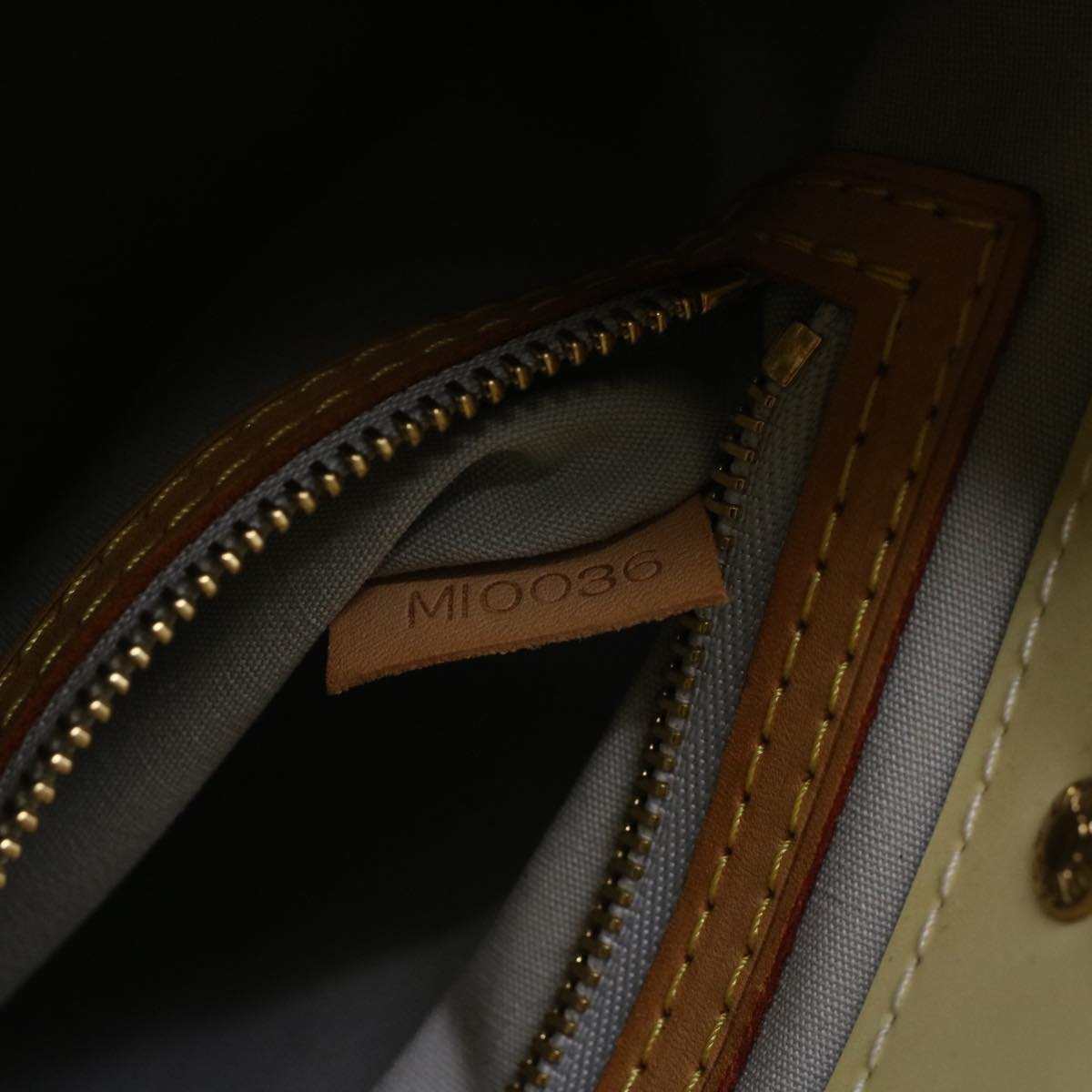 LOUIS VUITTON Monogram Vernis Reade PM Hand Bag Perle M91336 LV 57487