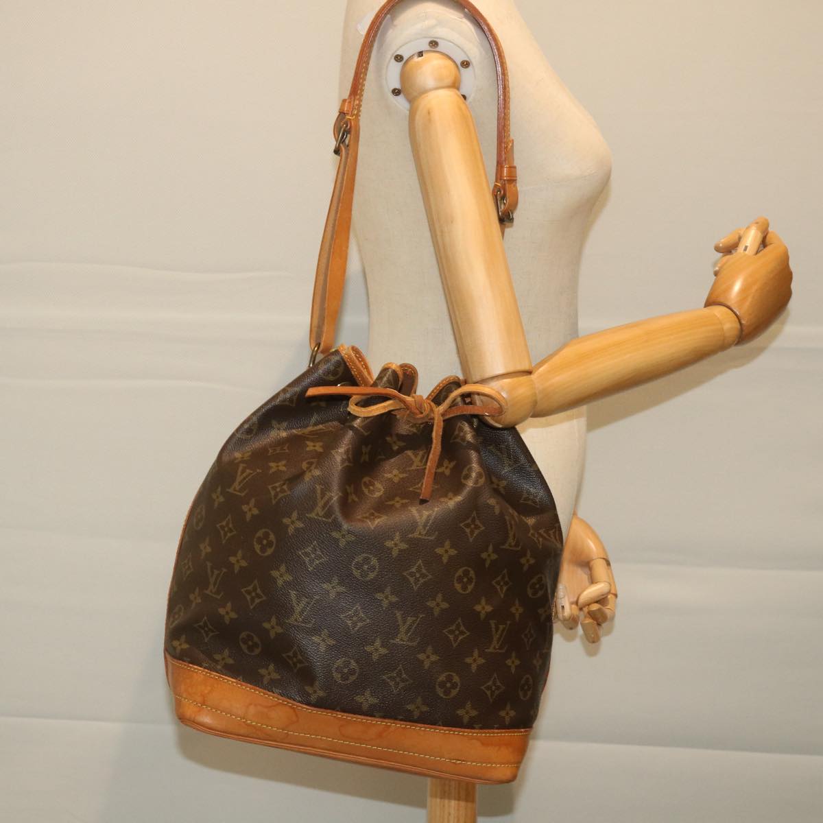 LOUIS VUITTON Monogram Noe Shoulder Bag M42224 LV 57689