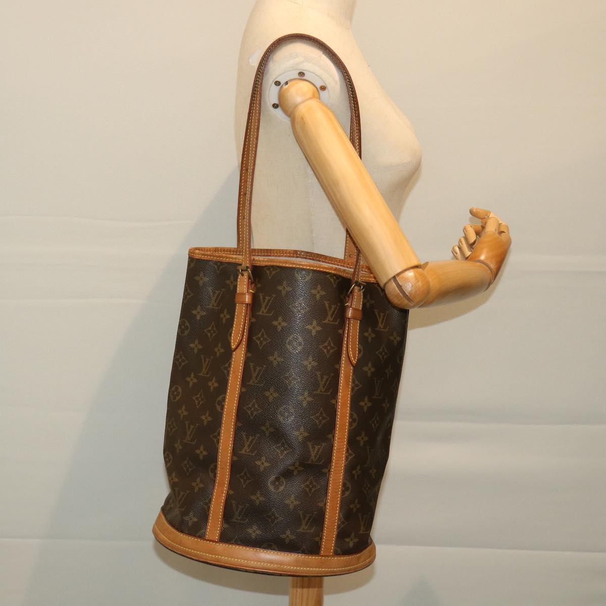 LOUIS VUITTON Monogram Bucket GM Shoulder Bag M42236 LV 57696