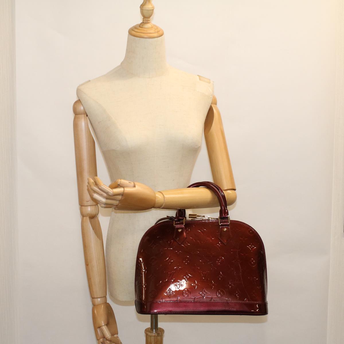 LOUIS VUITTON Monogram Vernis Alma PM Hand Bag Rouge Favist M91691 LV 57728