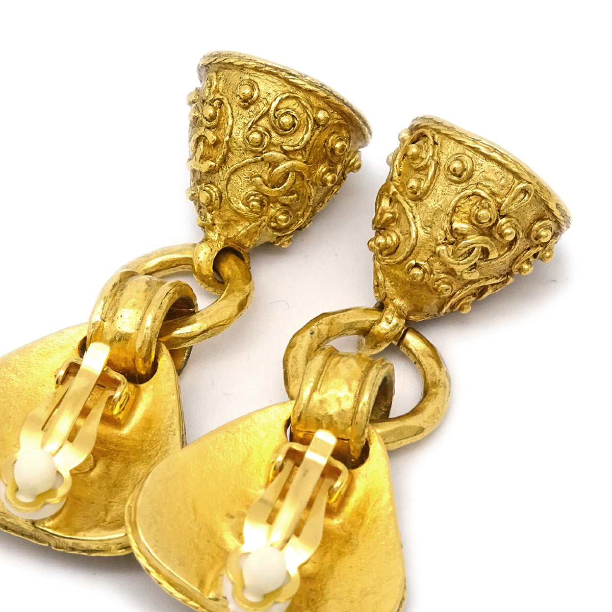 Luxury Chanel 1994 Filigree Earrings Clip-On Gold