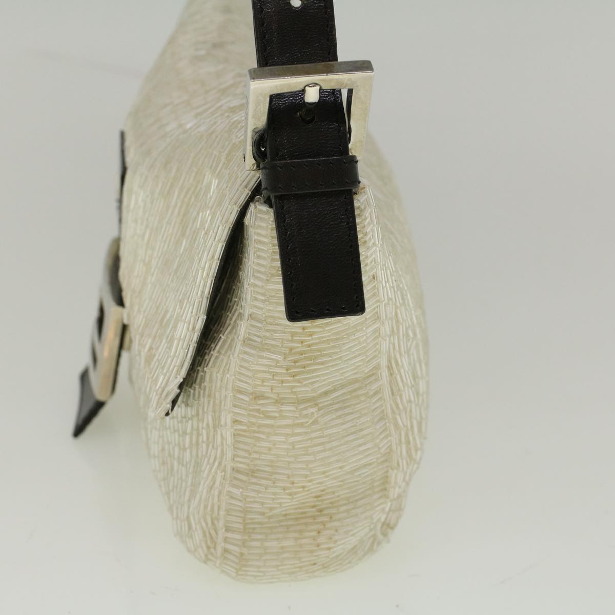 Luxury FendiMamma Baguette Shoulder Bag Beads Leather White57833