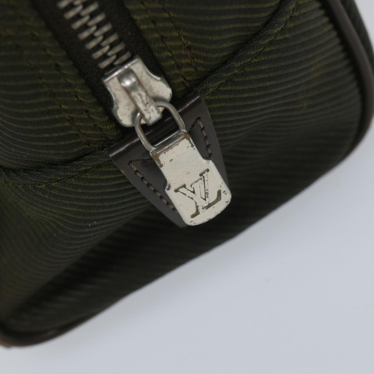 LOUIS VUITTON Taiga Parana Clutch Bag Epicea M30752 LV 58126