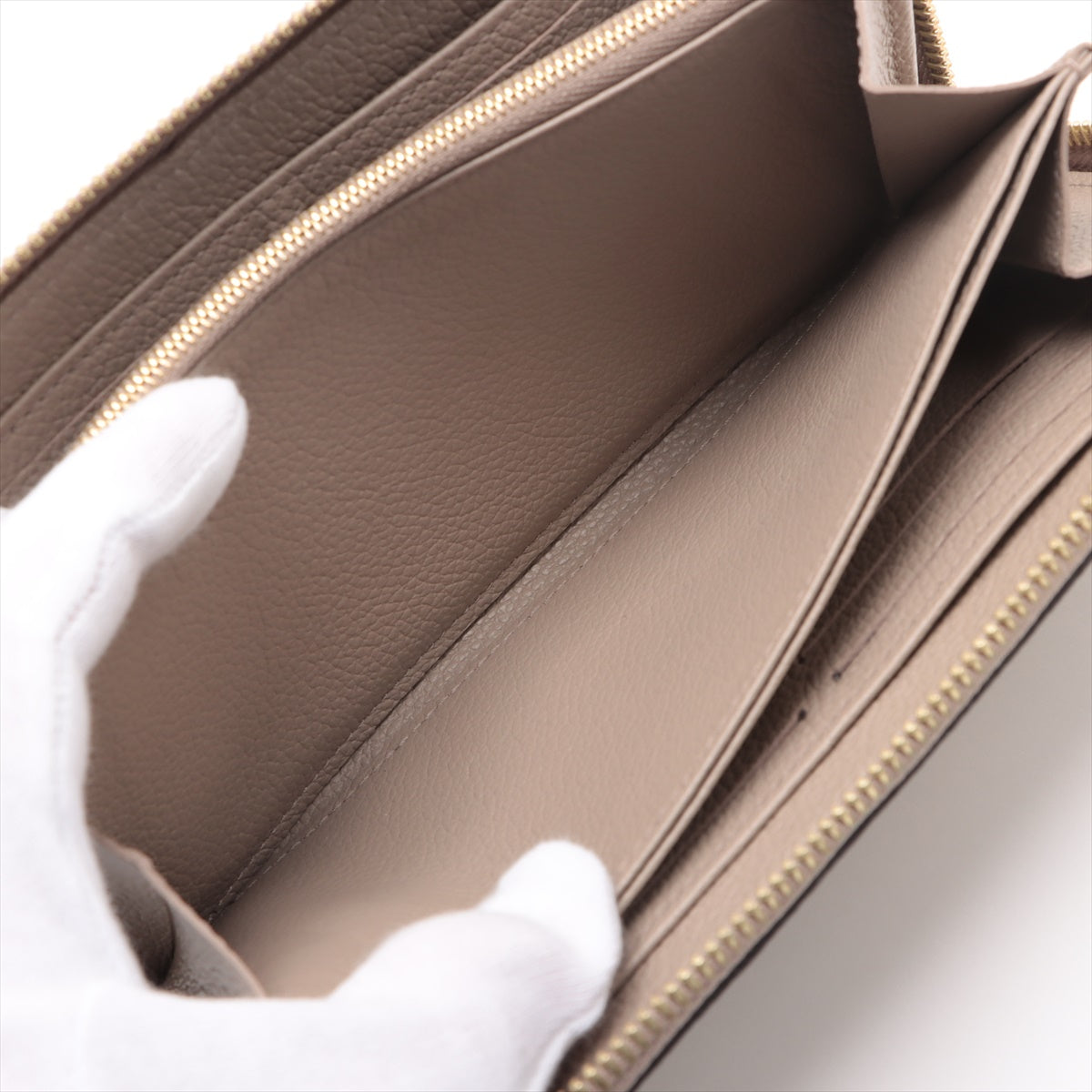 Louis Vuitton Vial Monogram Implant Zippyr Wallet M69794 Turtle Cream Round Zipper Wallet