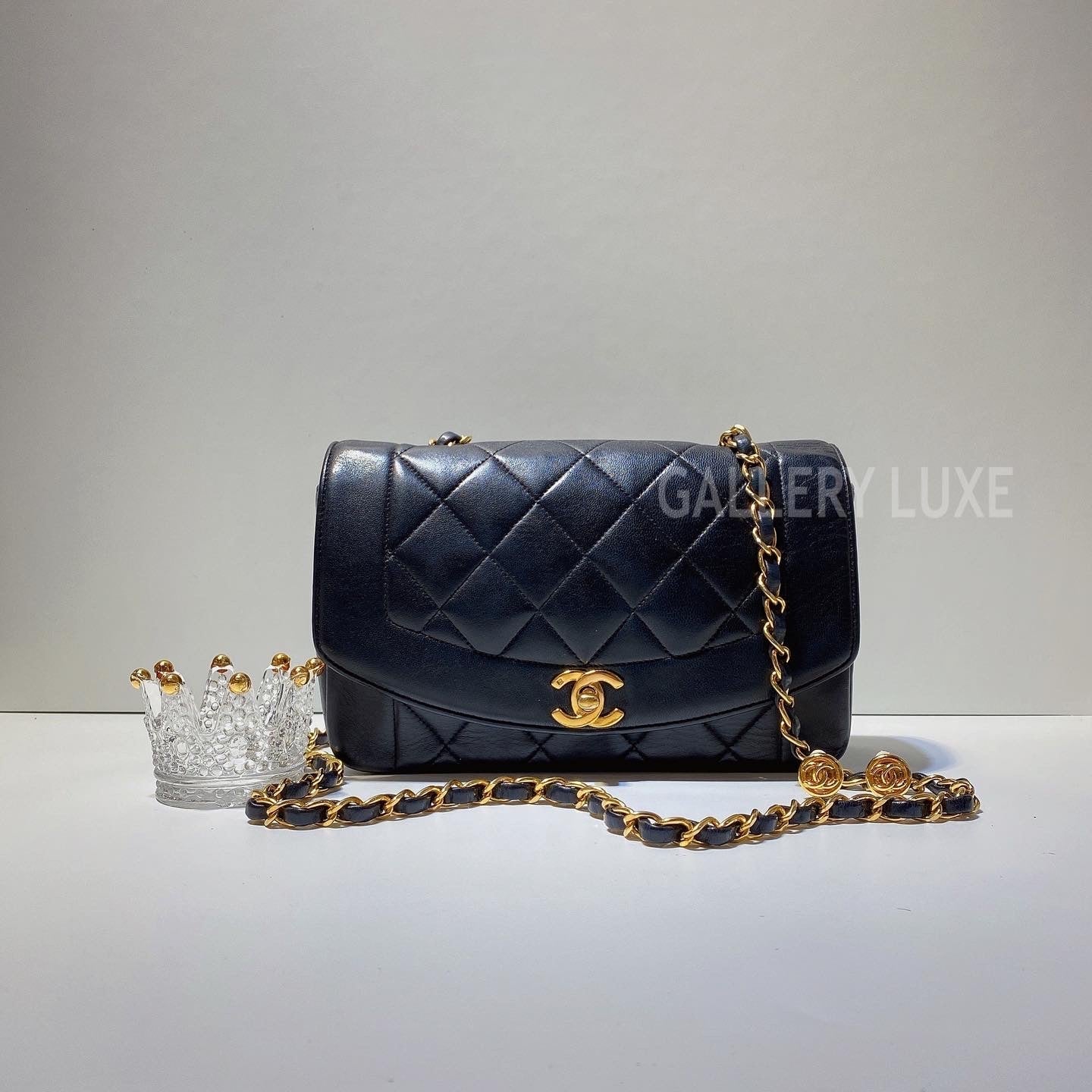 No.3136-Chanel Vintage Lambskin Diana Bag 22cm