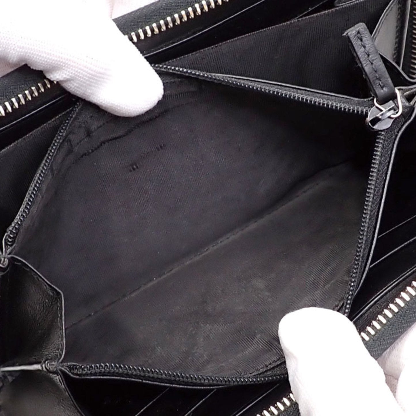 Gucci  Leather Wallet  ()