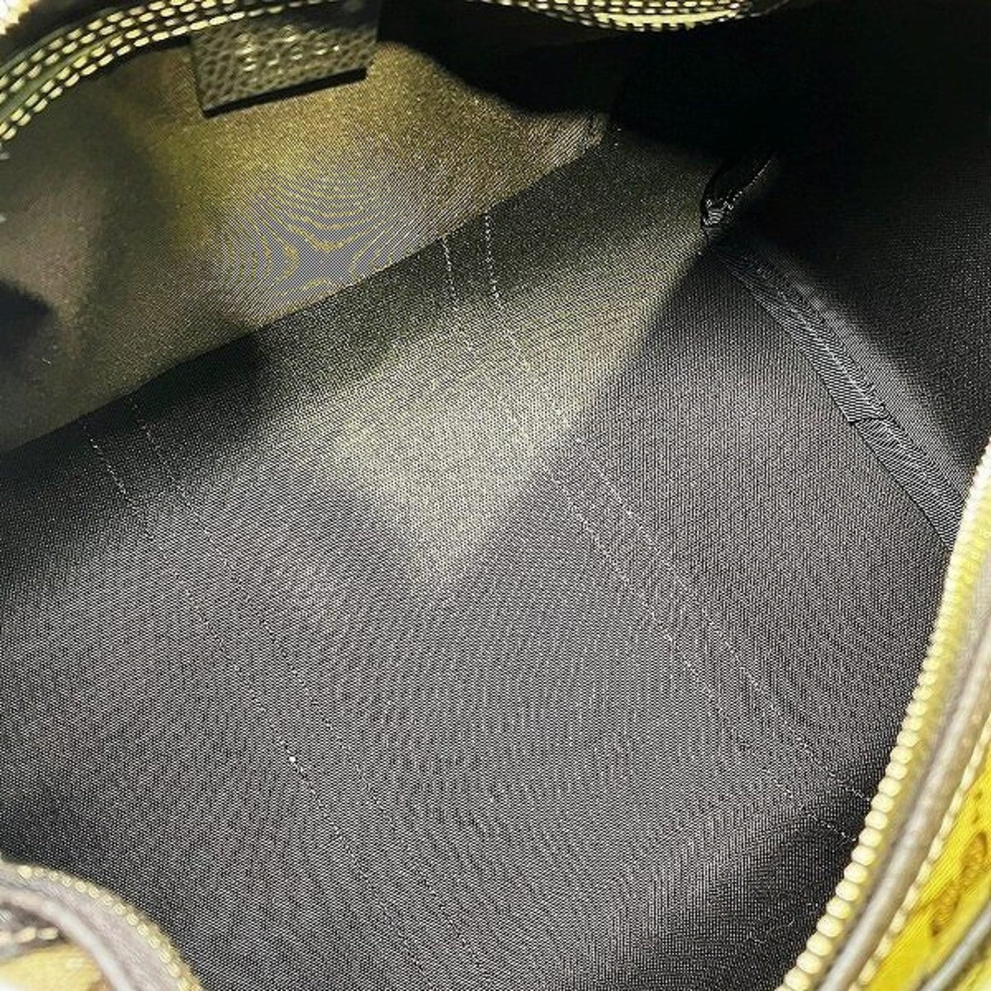 Gucci --  Crystal Handbag ()