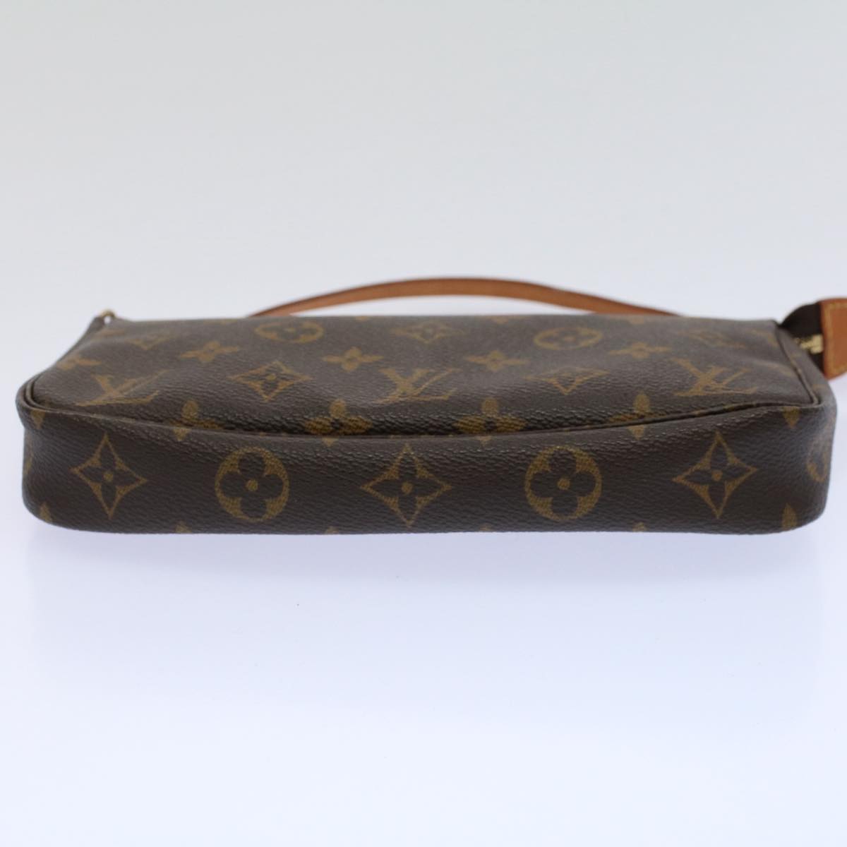 Louis Vuitton Pochette Accessoire  Canvas Clutch Bag ()