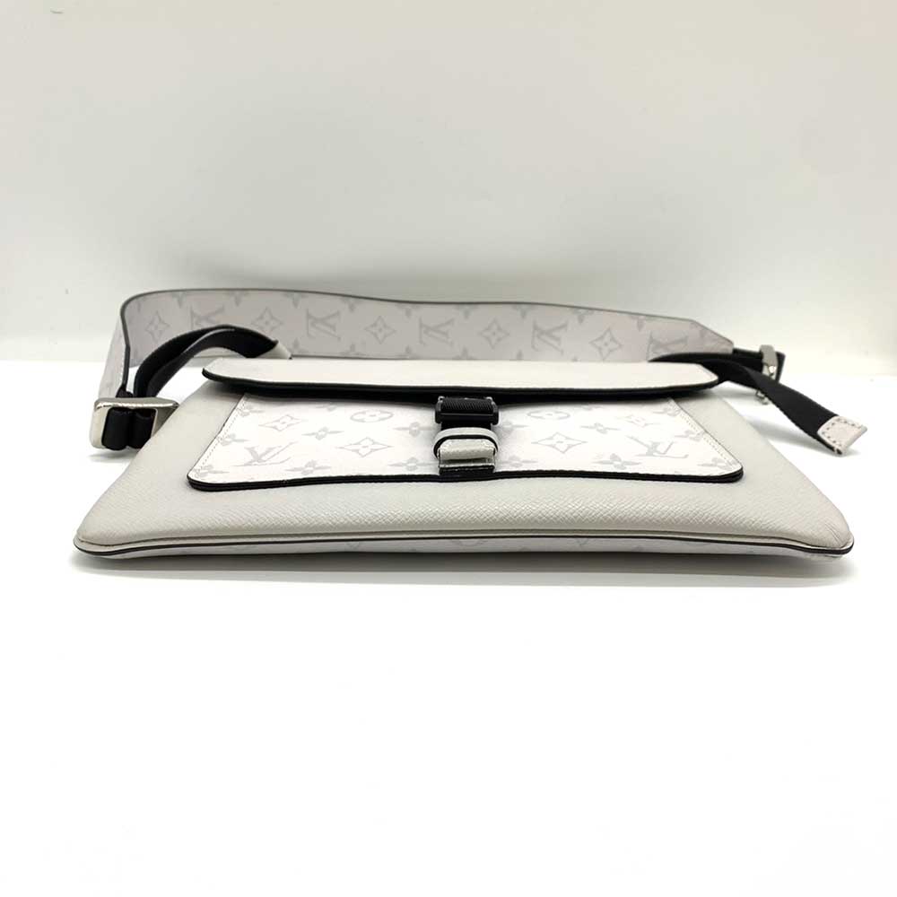 Louis Vuitton Flap Messenger Bag M30411