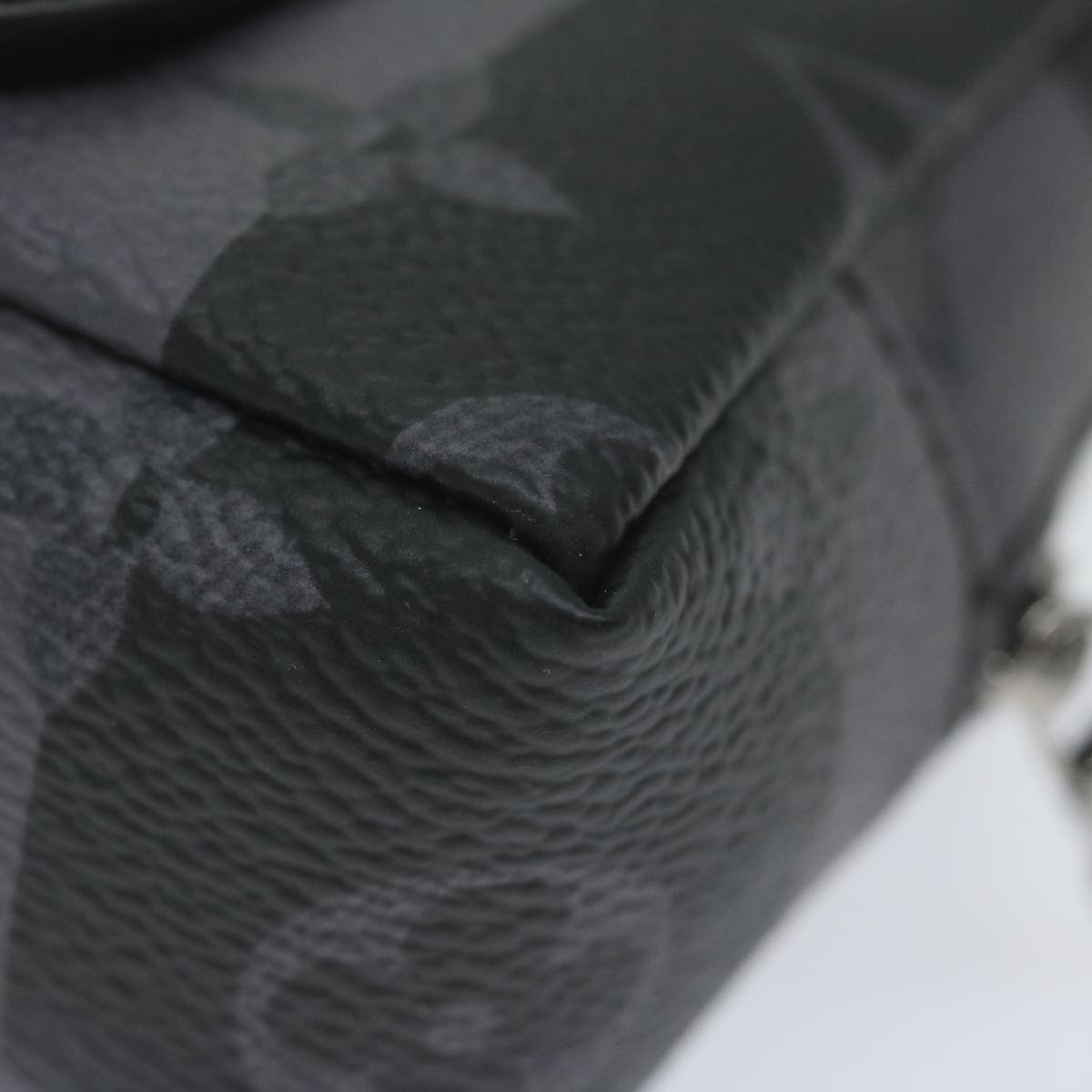 LOUIS VUITTON Monogram Eclipse Stripe NIGO Porte Cles Squared MP3224 60208S