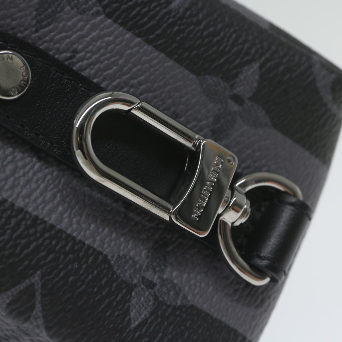 LOUIS VUITTON Monogram Eclipse Stripe NIGO Porte Cles Squared MP3224 60208S