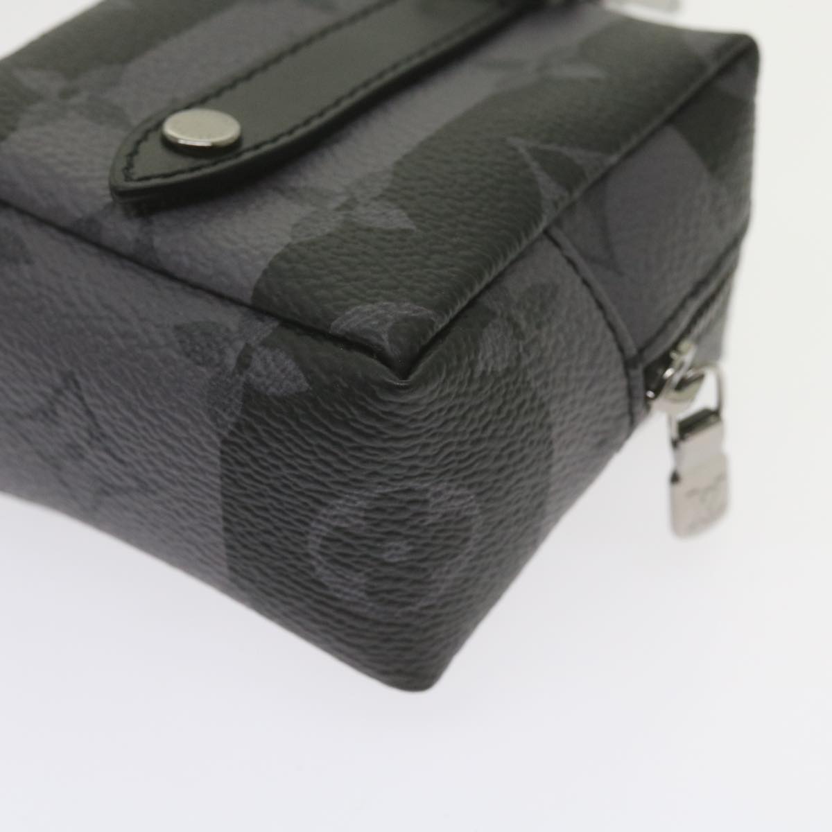 LOUIS VUITTON Monogram Eclipse Stripe NIGO Porte Cles Squared MP3224 60208S