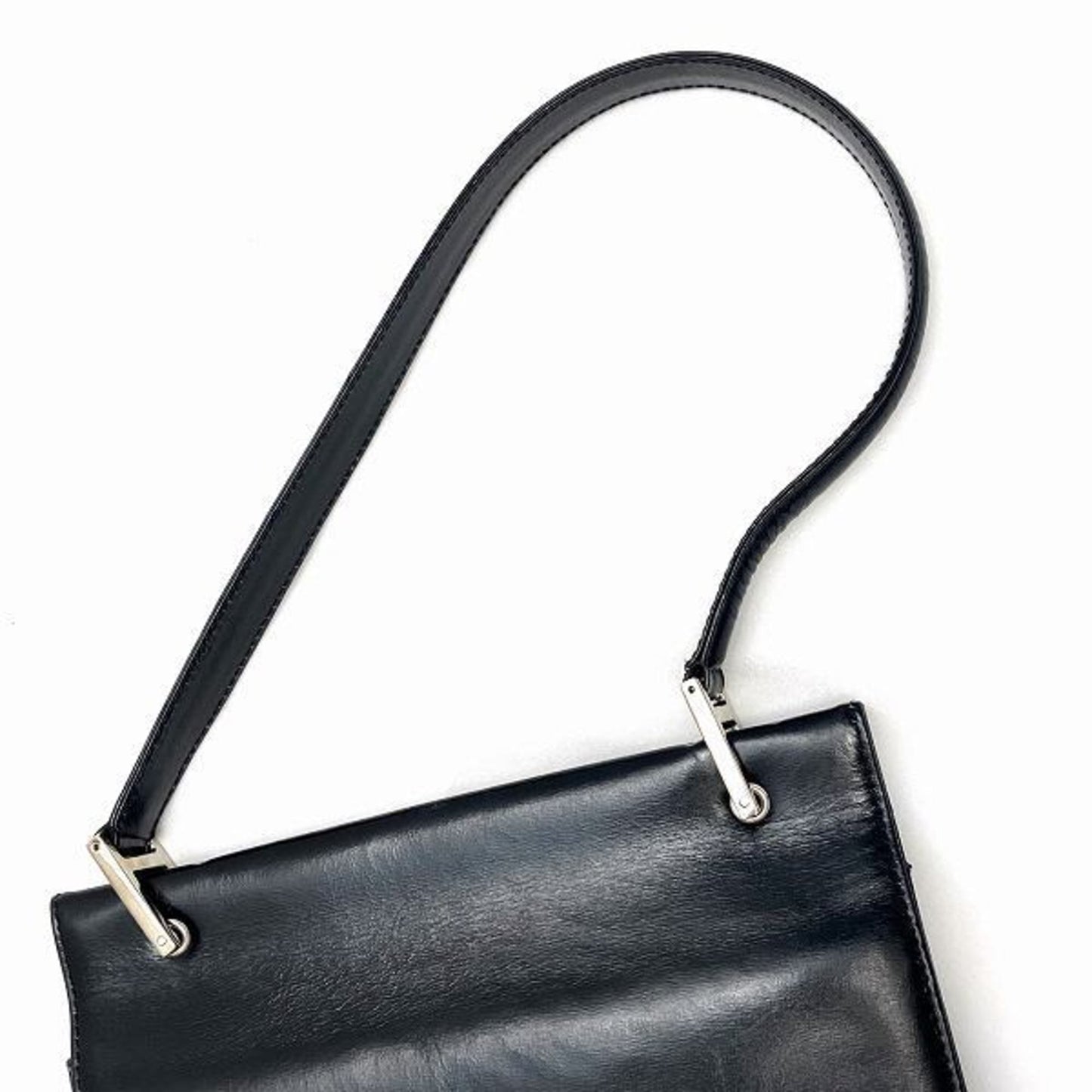 Gucci Logo G  Leather Shoulder Bag ()