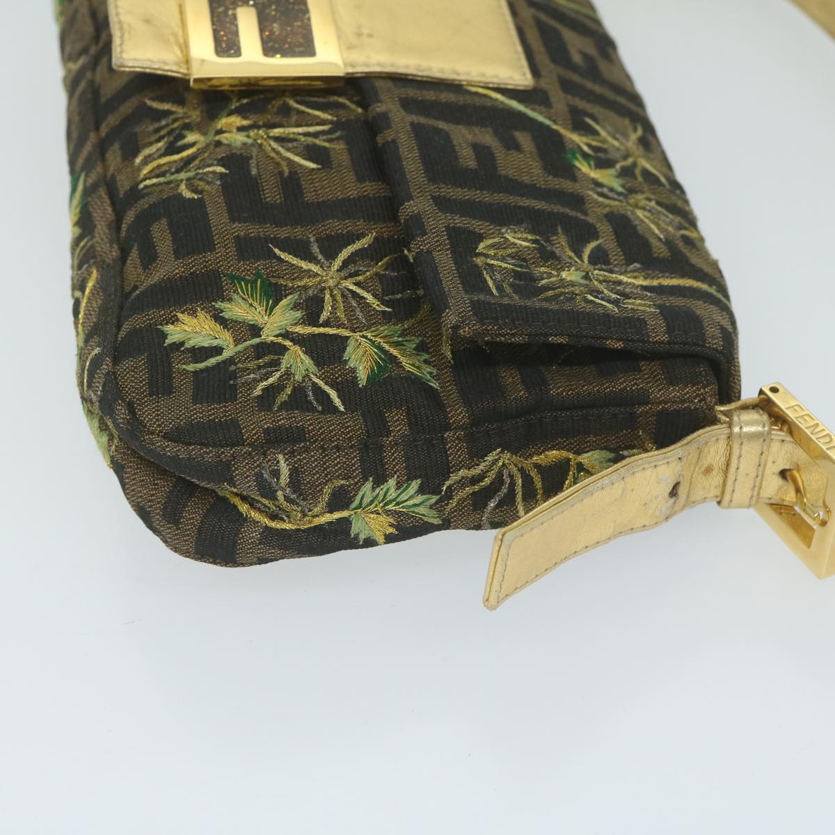Luxury FendiZucca Canvas Mamma Baguette Shoulder Bag Brown Gold60871A