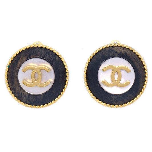 Luxury Chanel 1995 Mother-of-pearl Rope Edge Earrings Clip-On