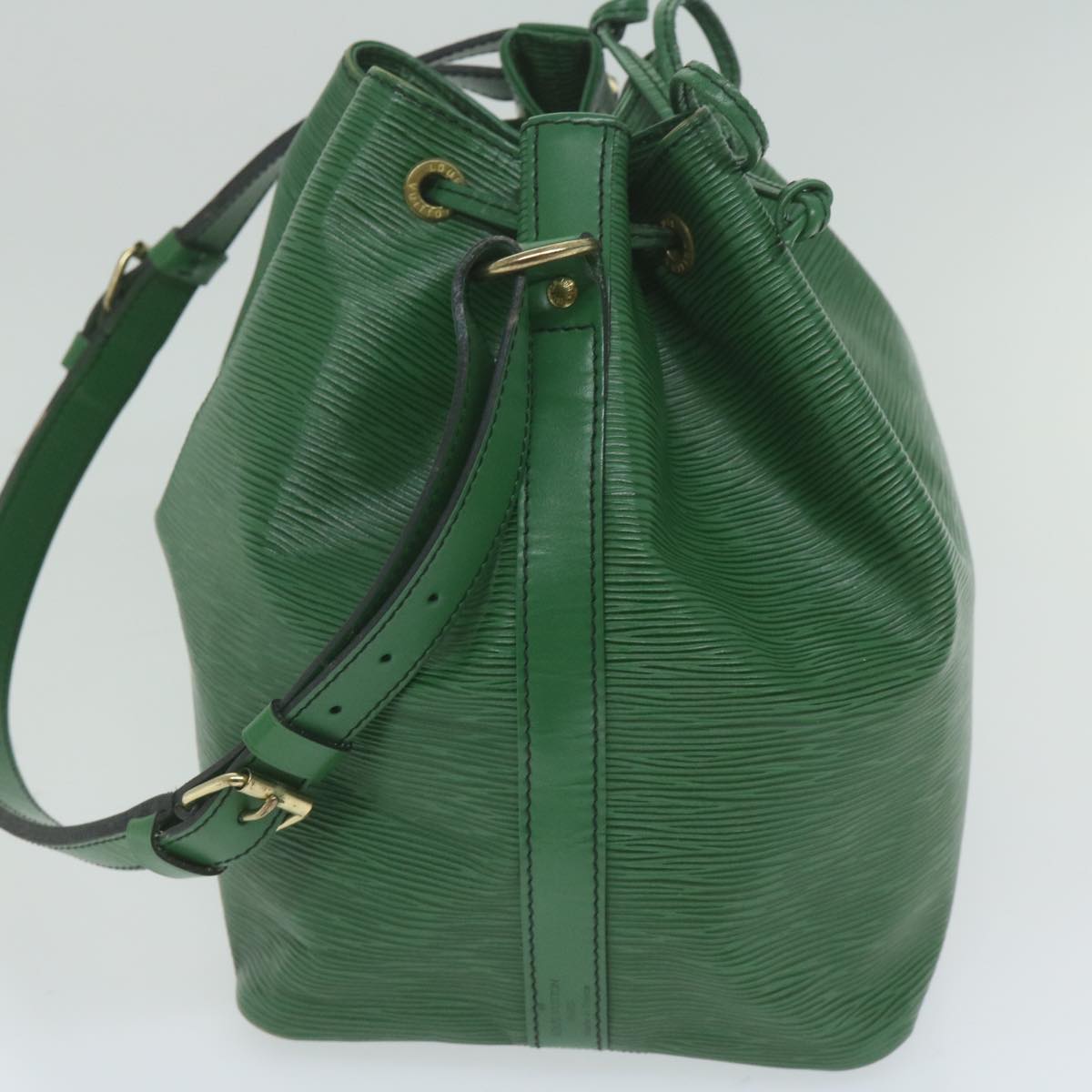 LOUIS VUITTON Epi Petit Noe Shoulder Bag Green M44104 LV 61617