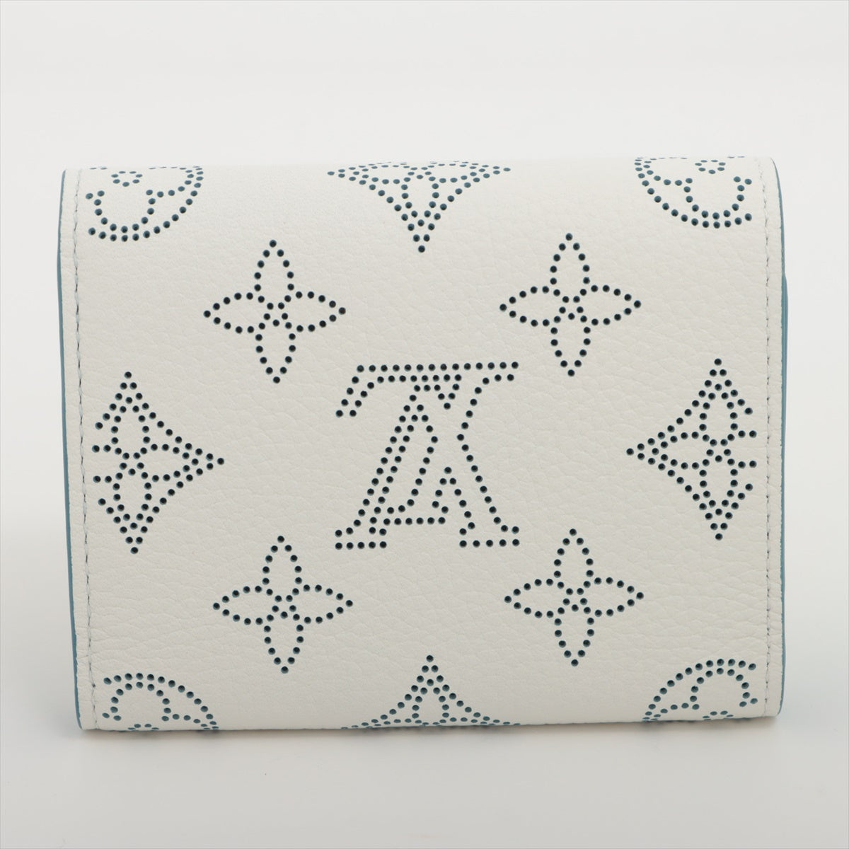 Louis Vuitton Machina Portfolio Yulis Compact M69213 Snow Compact Wallet