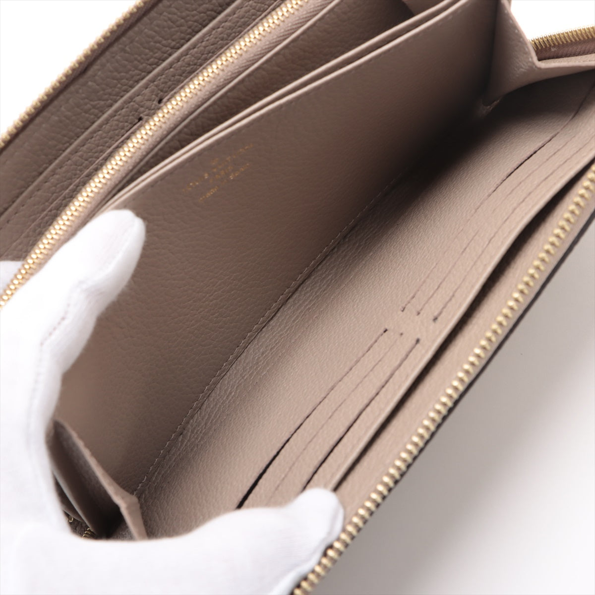 Louis Vuitton Vial Monogram Implant Zippyr Wallet M69794 Turtle Cream Round Zipper Wallet