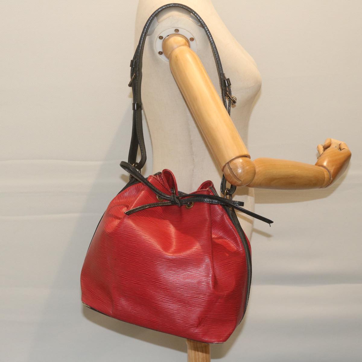 LOUIS VUITTON Epi Petit Noe Shoulder Bag Bicolor Black Red M44172 LV 63243
