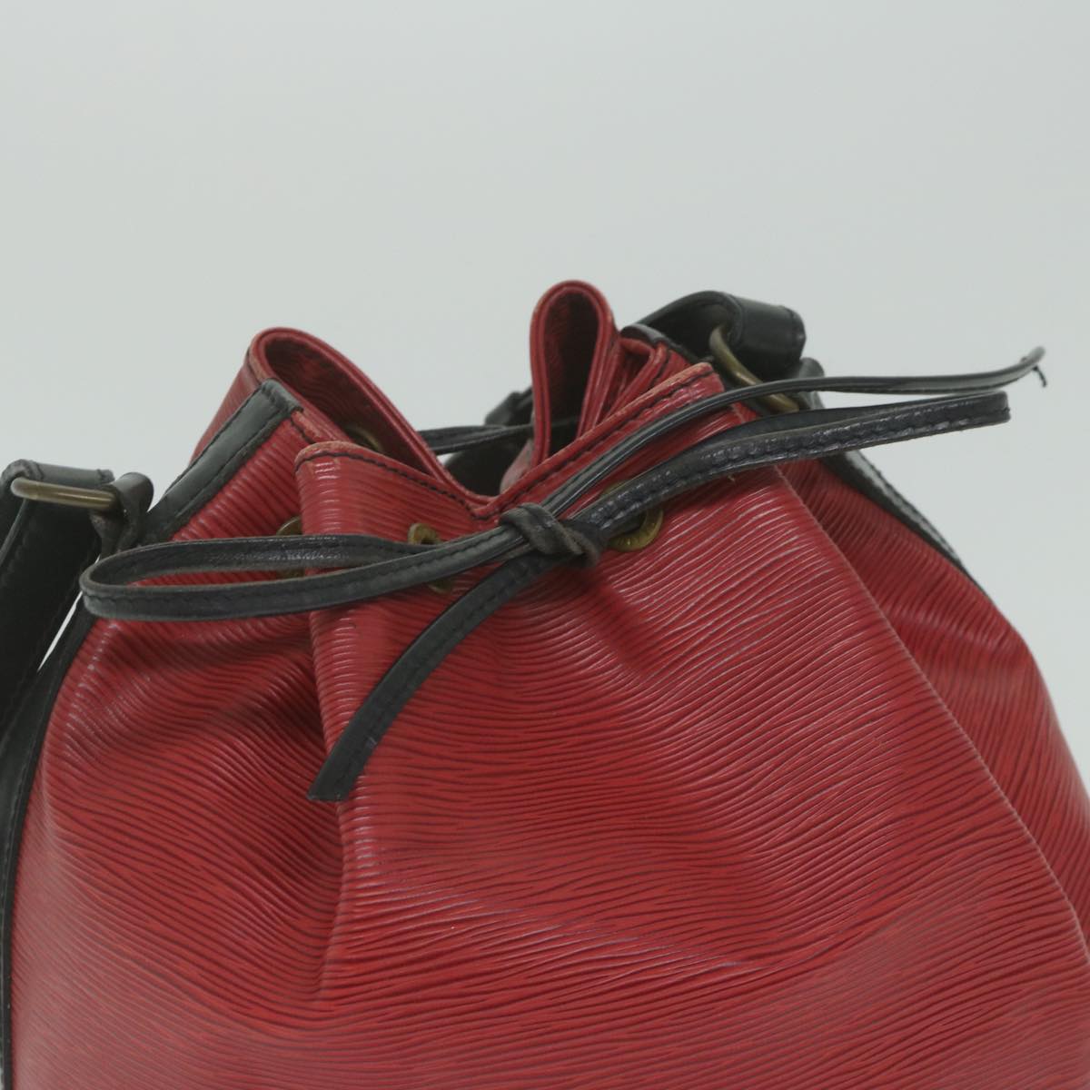 LOUIS VUITTON Epi Petit Noe Shoulder Bag Bicolor Black Red M44172 LV 63243