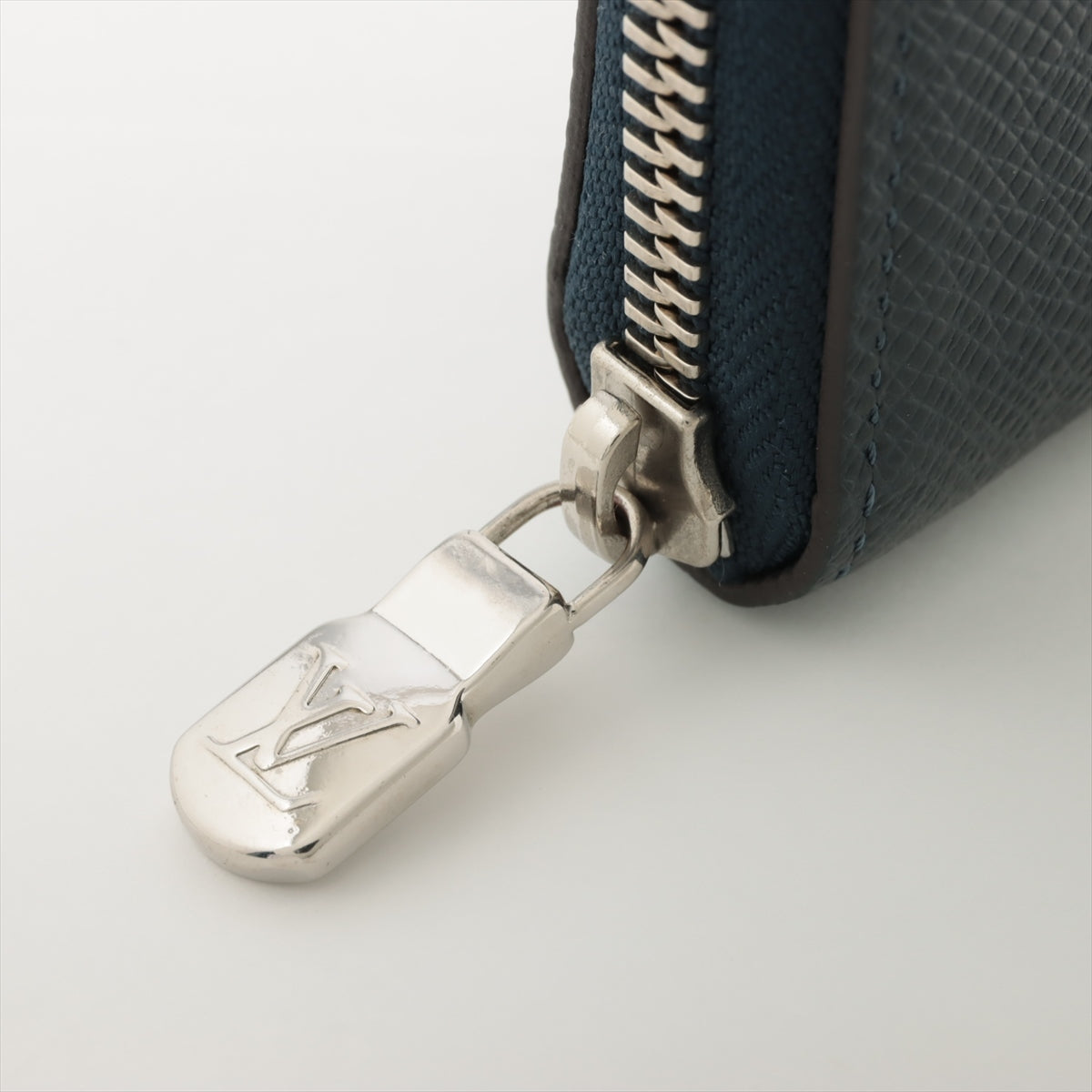 Louis Vuitton Taiga Zippy Wallet Vertical M30510 Blue Marine Wallet