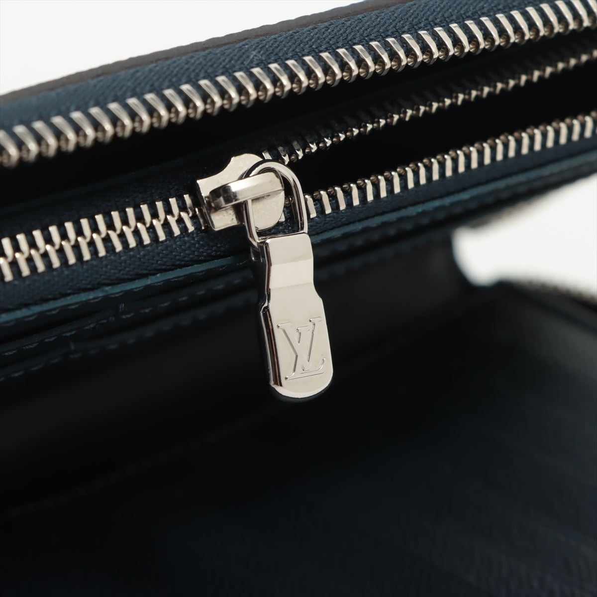 Louis Vuitton Taiga Zippy Wallet Vertical M30510 Navy Wallet