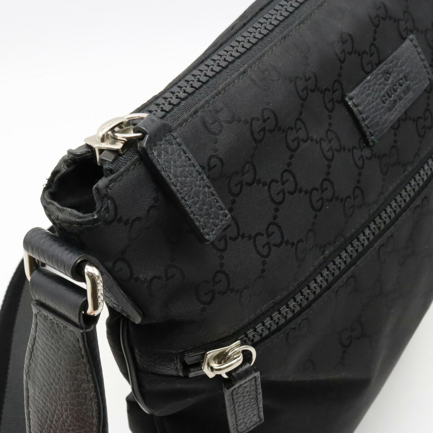 Gucci  Synthetic Shoulder Bag ()