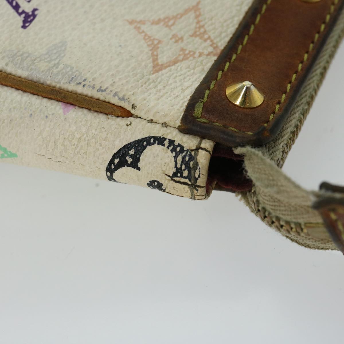 LOUIS VUITTON Multicolor Pochette Accessoires Pouch White M92649 LV 66409