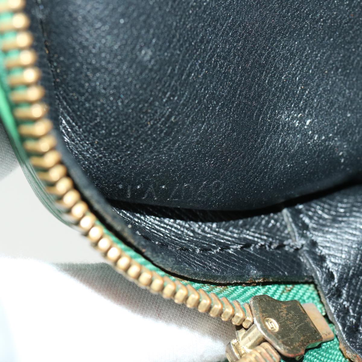 LOUIS VUITTON Epi Jeune Fille MM Shoulder Bag Green M52154 LV 66524