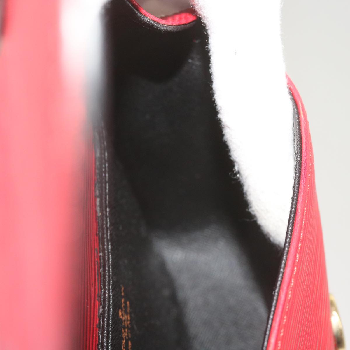LOUIS VUITTON Epi Saint Cloud PM Shoulder Bag Red M52217 LV 66747
