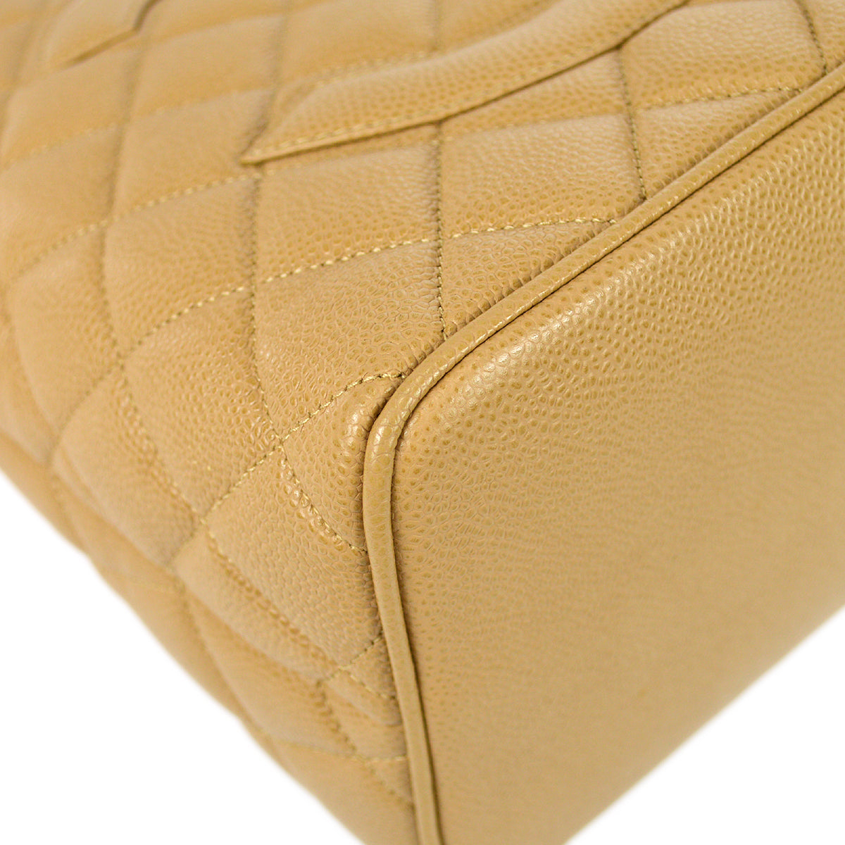 Luxury Chanel 2001-2003 Medallion Tote SHW Beige Caviar