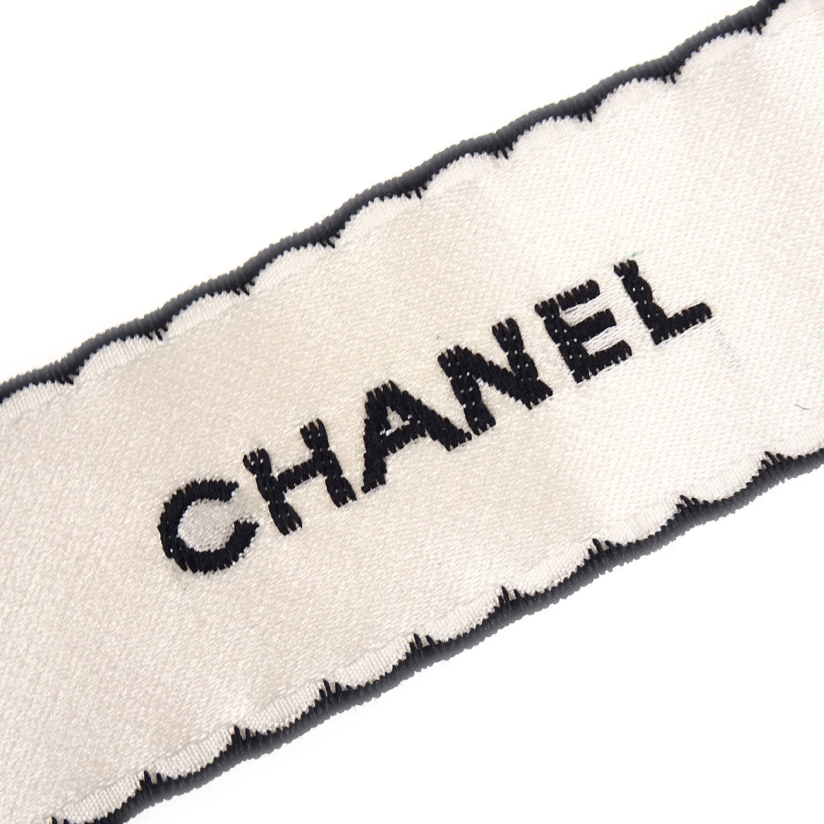 Luxury Chanel 1994 Bow Brooch