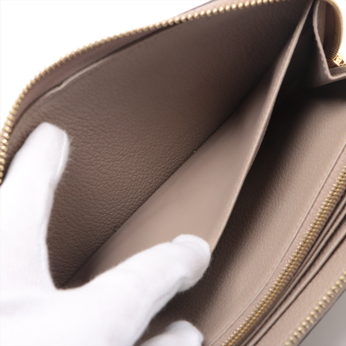 Louis Vuitton Vial Monogram Implant Zippyr Wallet M69794 Turtle Cream Round Zipper Wallet