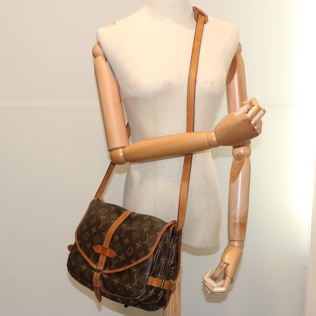 LOUIS VUITTON Monogram Saumur 30 Shoulder Bag M42256 LV 67640