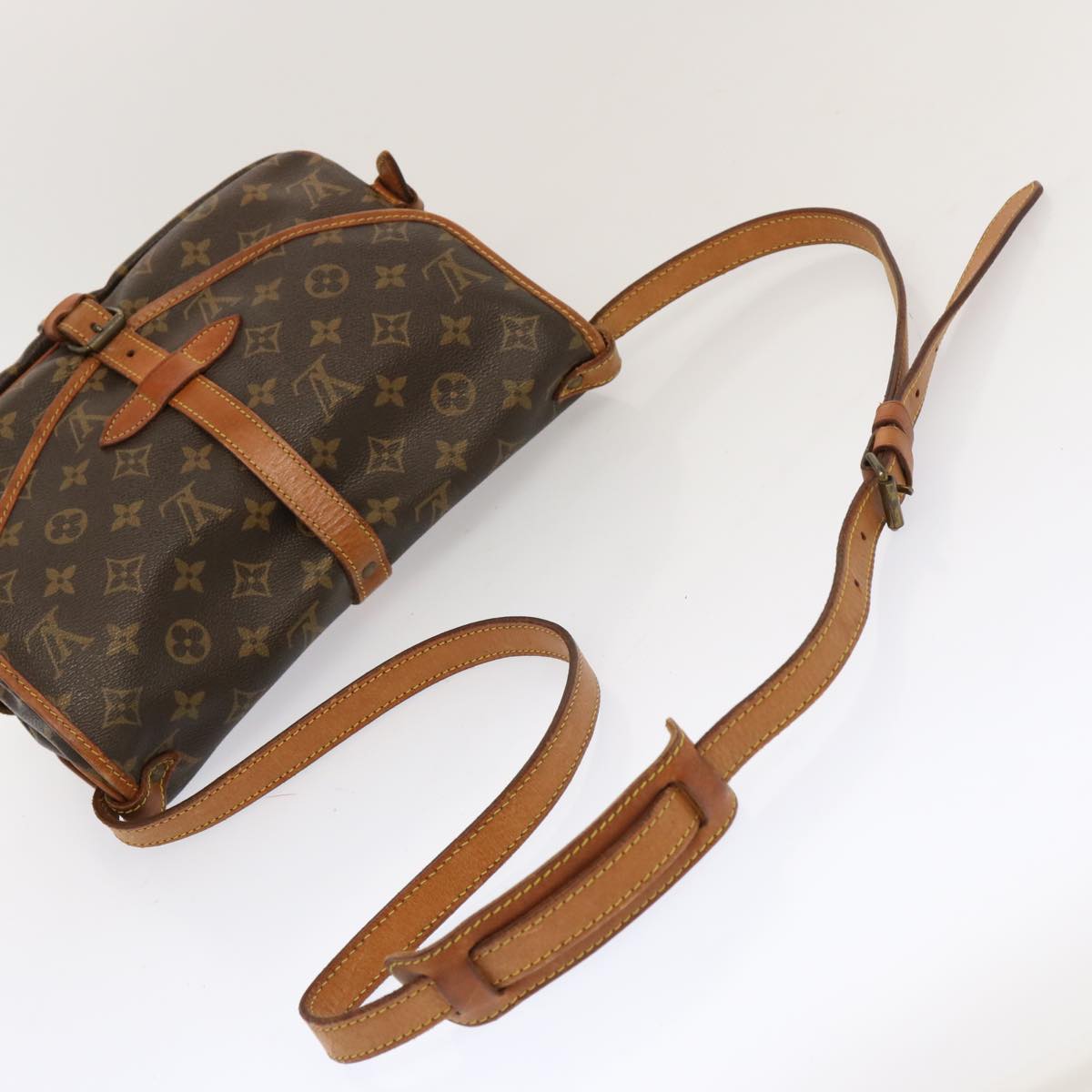 LOUIS VUITTON Monogram Saumur 30 Shoulder Bag M42256 LV 67640